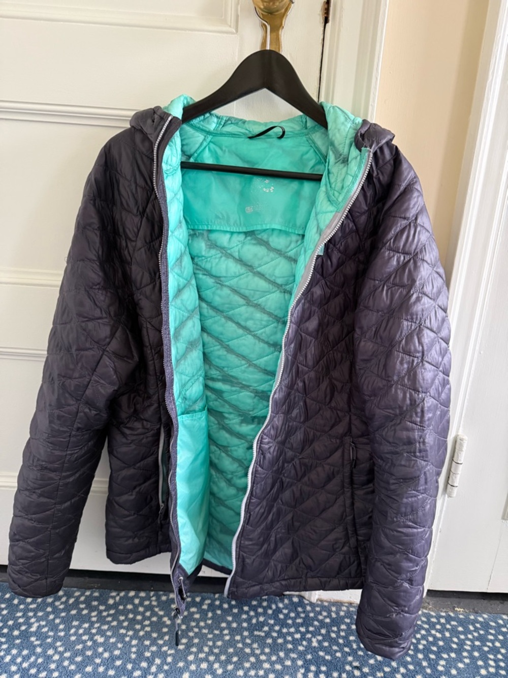 The North Face Women’s Lightweight Puffer Jacket Medium Navy Insulated Coat XL - Picture 3 of 4